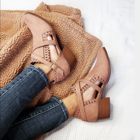 Blush cutout strappy ankle booties 2 LEFT - Picture 3 of 8